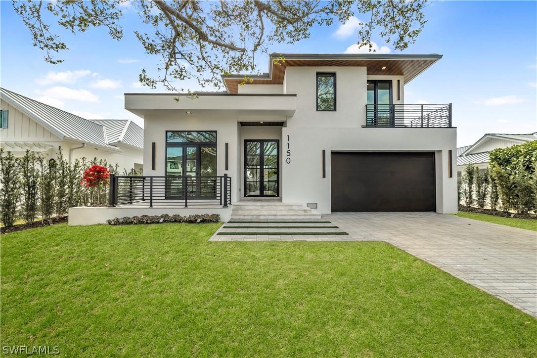 1150 8th Ter., Naples, FL 34102