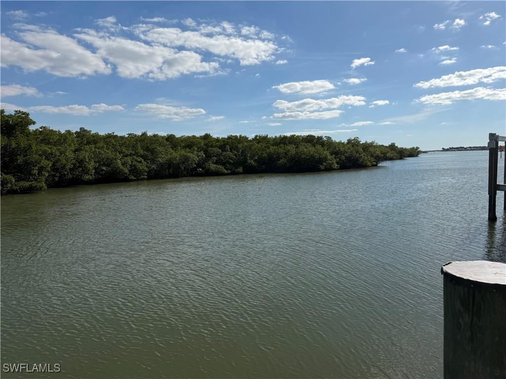 2195 Sheepshead Dr., Naples, FL 34102