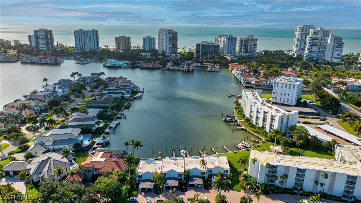 4045 Crayton Rd., Naples, FL 34103