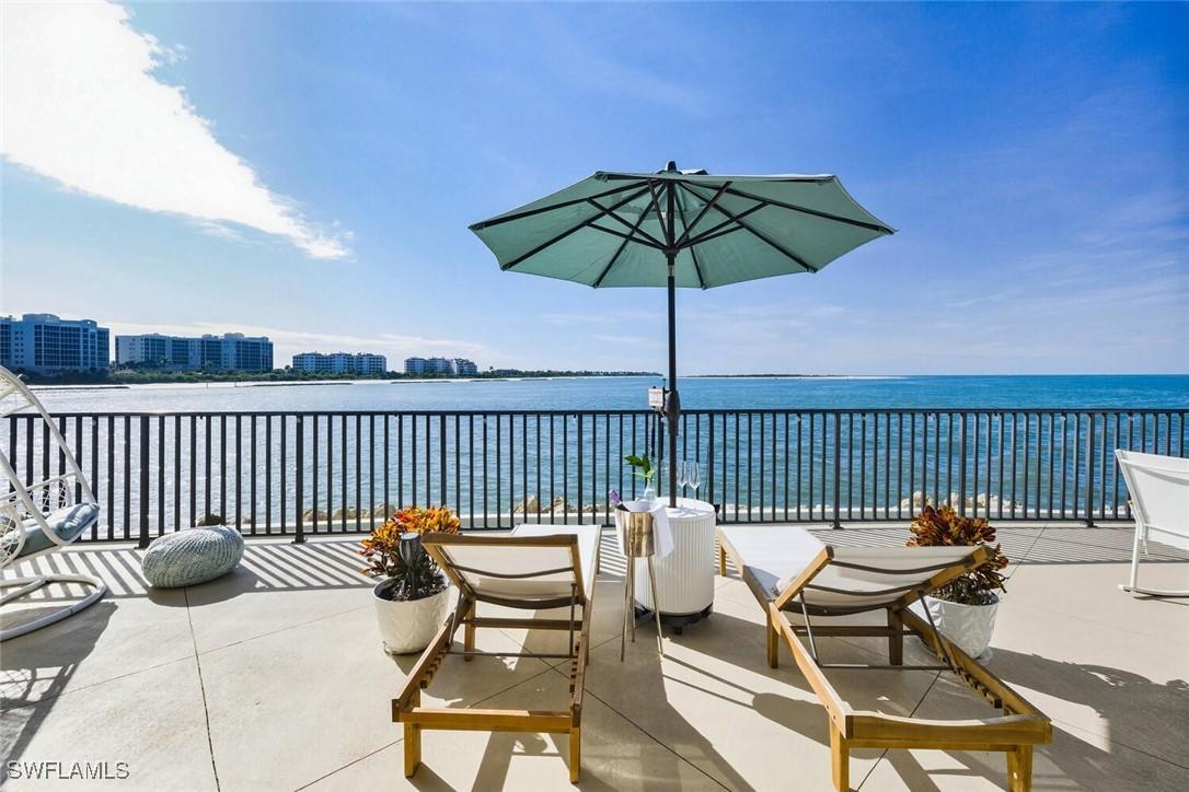 601 La Peninsula Blvd., Naples, FL 34113