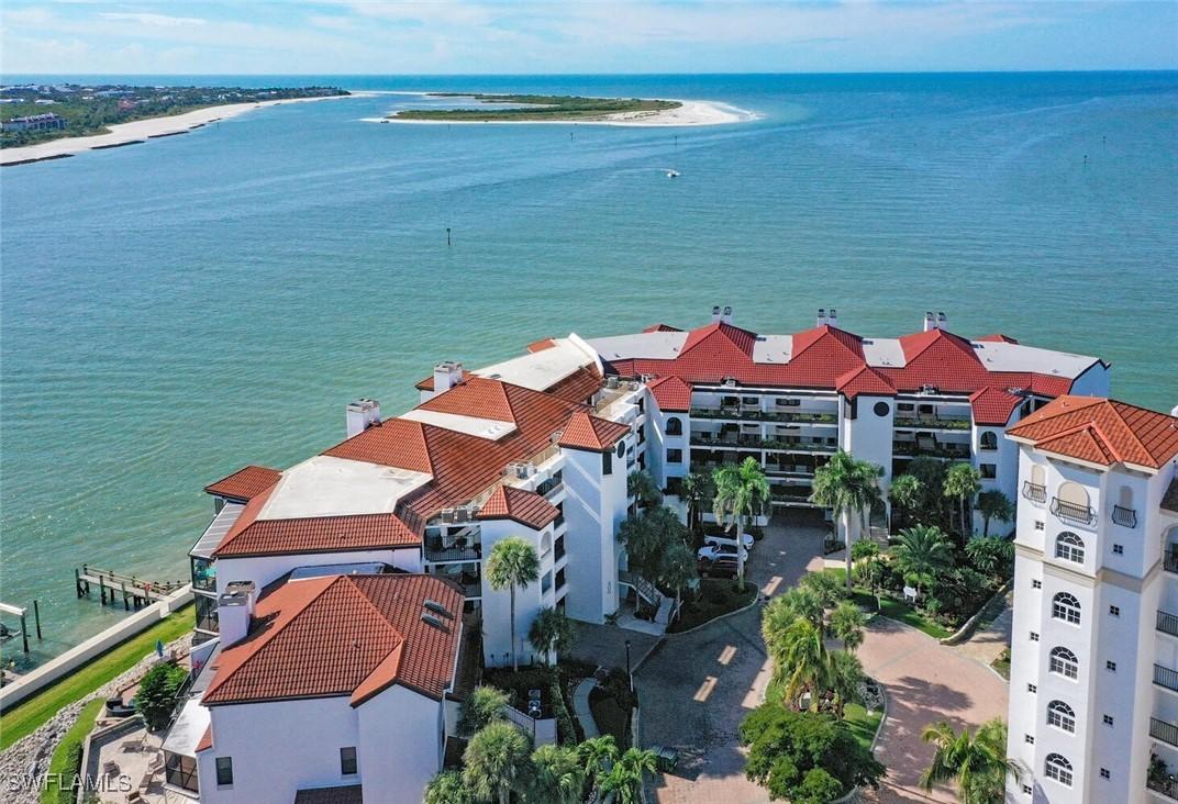 601 La Peninsula Blvd., Naples, FL 34113