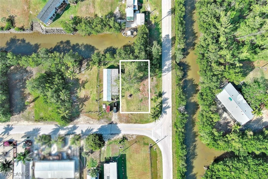 102 Egret Ln., Everglades City, FL 34139
