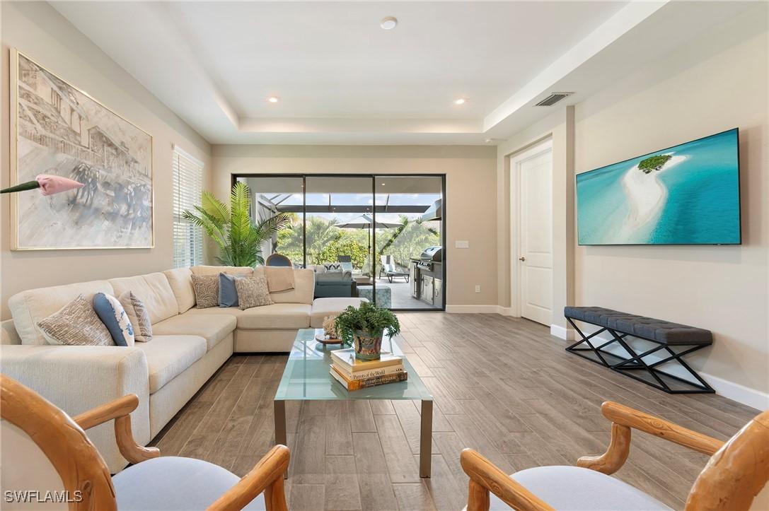 15198 Tolmino St., Naples, FL 34114