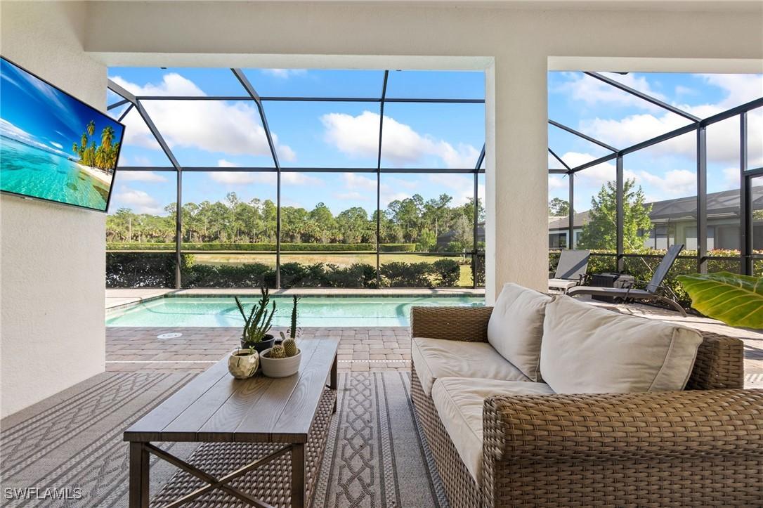 10494 Ventana Ln., Naples, FL 34120