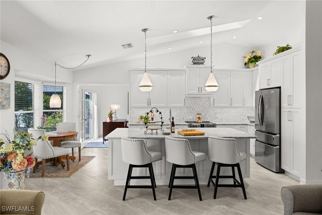 945 Moon Lake Dr., Naples, FL 34104