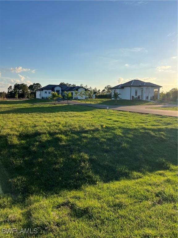 2594 43rd Ave., Naples, FL 34120