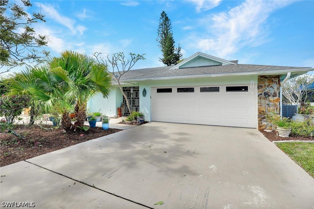 208 Baltusrol Dr., Naples, FL 34113