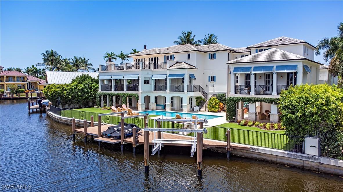 2001 4th St., Naples, FL 34102