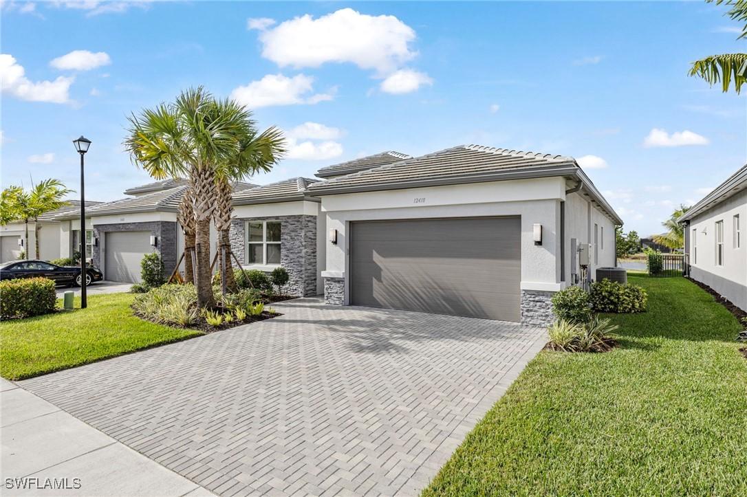 12418 Dahlia Ct., Naples, FL 34120