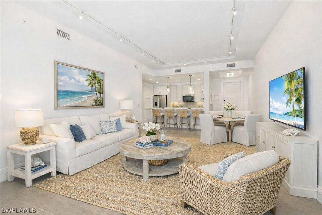 1035 3rd Ave. #215, Naples, FL 34102