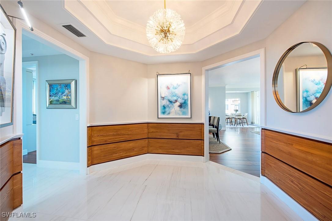 8960 Bay Colony Dr. #801, Naples, FL 34108