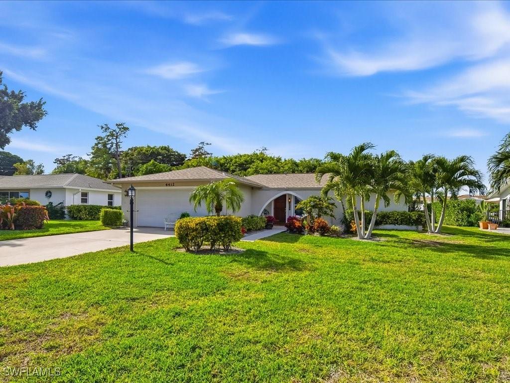 4412 Beechwood Lake Dr., Naples, FL 34112
