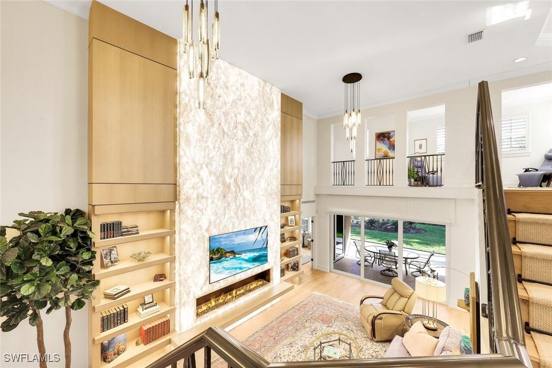 6777 Southern Oak Ct., Naples, FL 34109