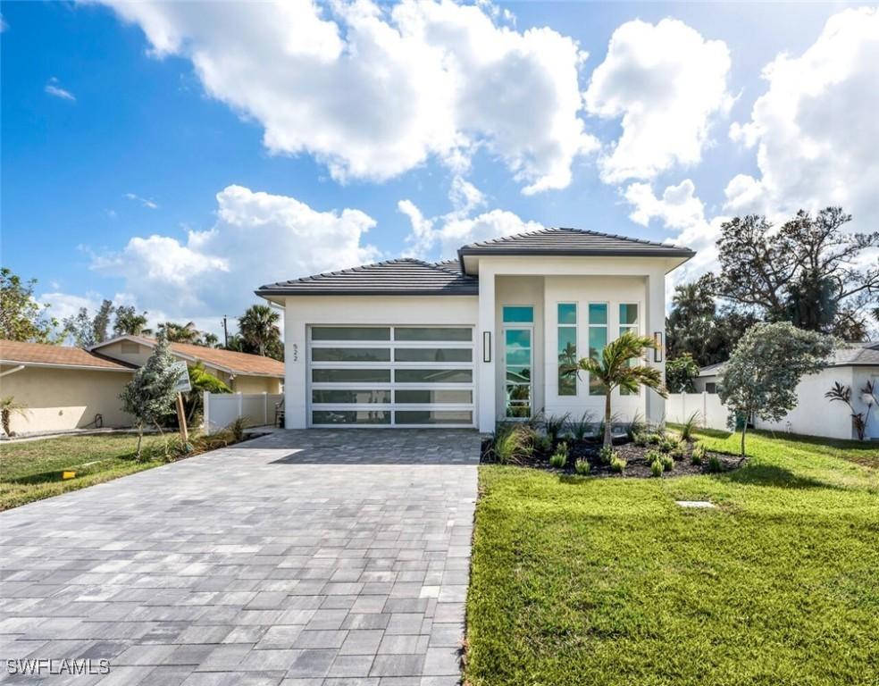 522 98th Ave., Naples, FL 34108