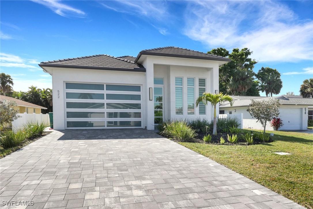 522 98th Ave., Naples, FL 34108