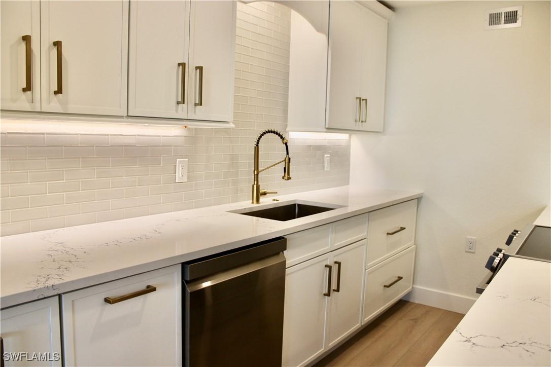 333 Harbour Dr. #109, Naples, FL 34103