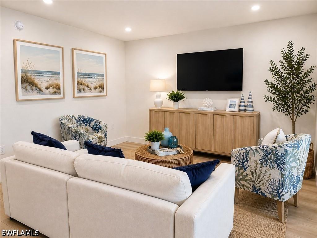 333 Harbour Dr. #109, Naples, FL 34103