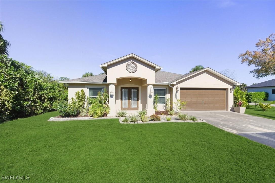 2591 2nd Ave., Naples, FL 34117