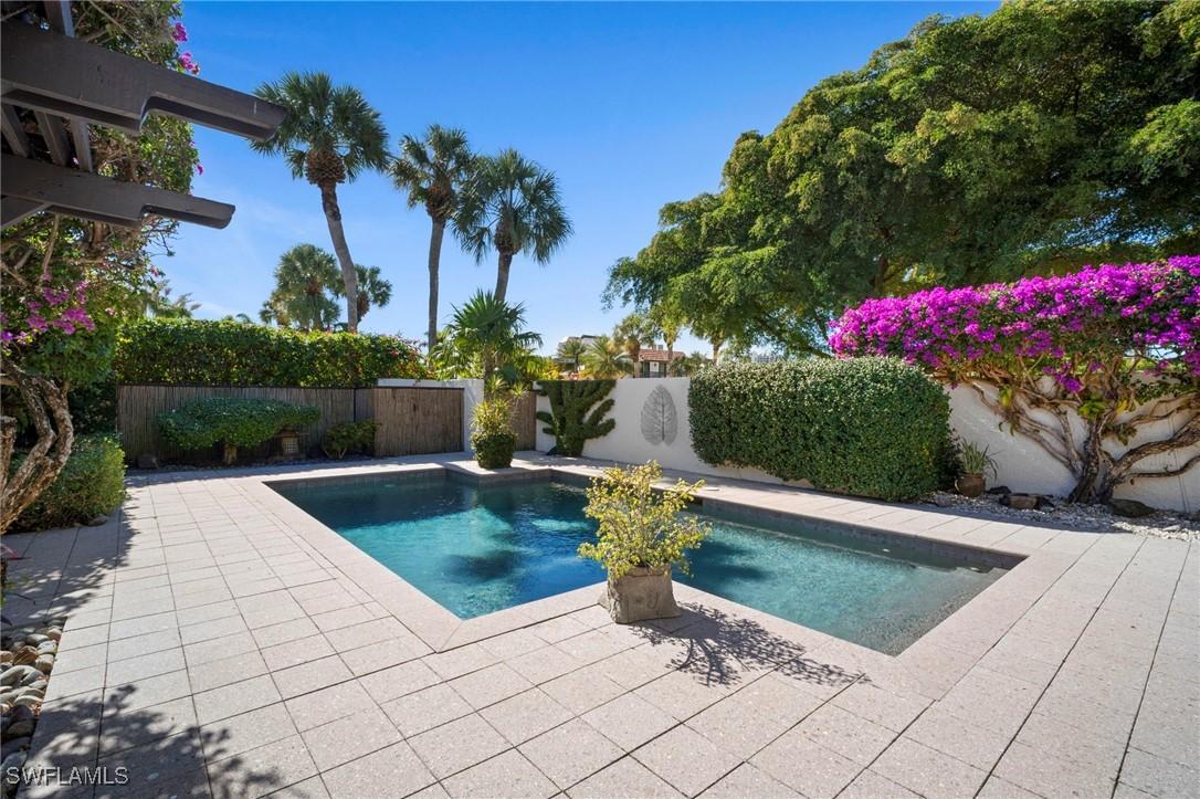 500 Tierra Mar Ln., Naples, FL 34108