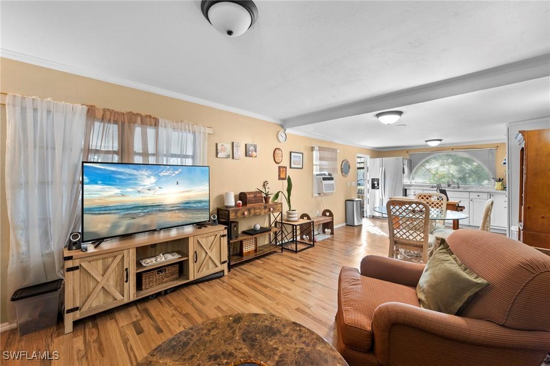 5 Henderson Dr., Naples, FL 34114