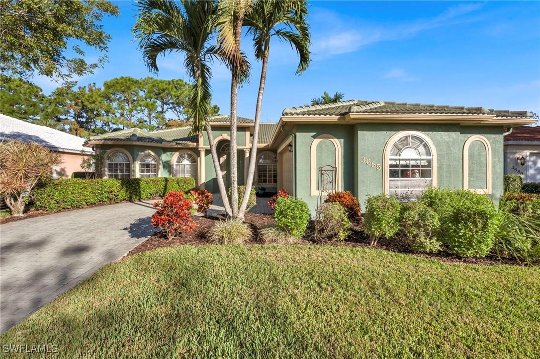 3685 Yosemite Ct., Naples, FL 34116