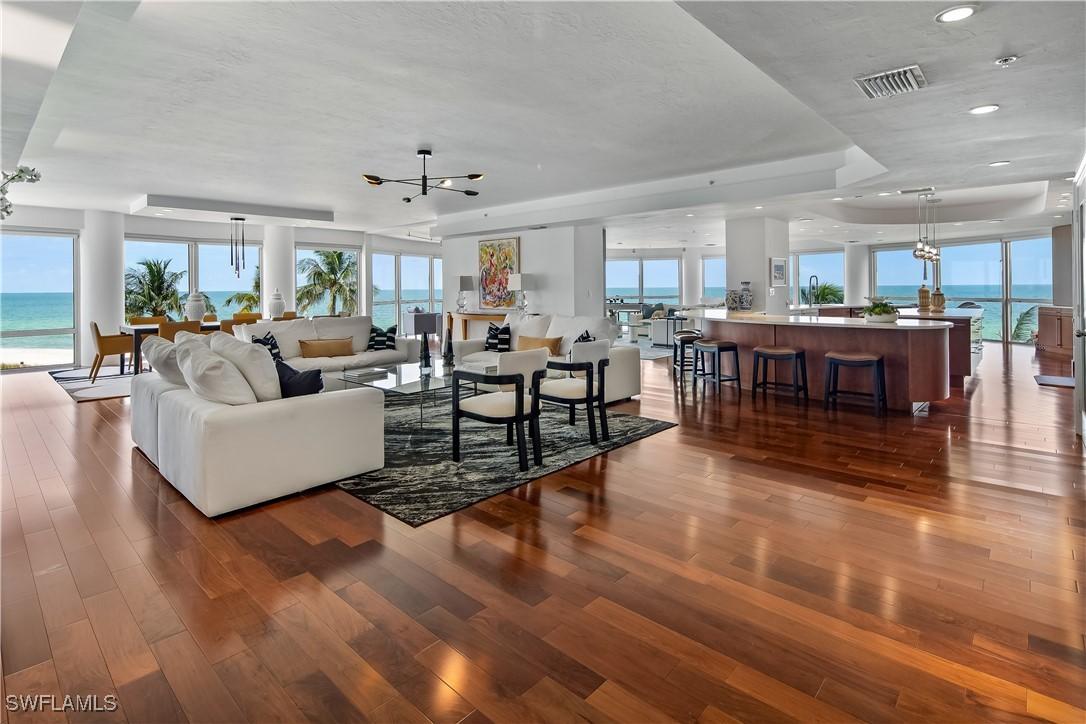 4601 Gulf Shore Blvd. #3, Naples, FL 34103