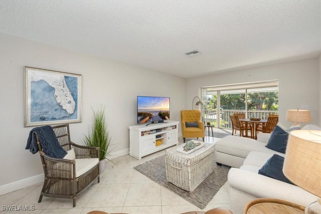 4126 Belair Ln. #B6, Naples, FL 34103