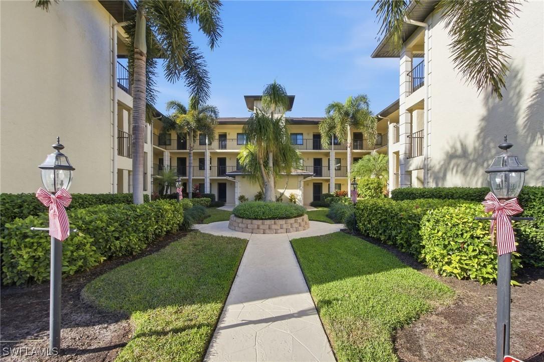 228 Fox Glen Dr. #3205, Naples, FL 34104