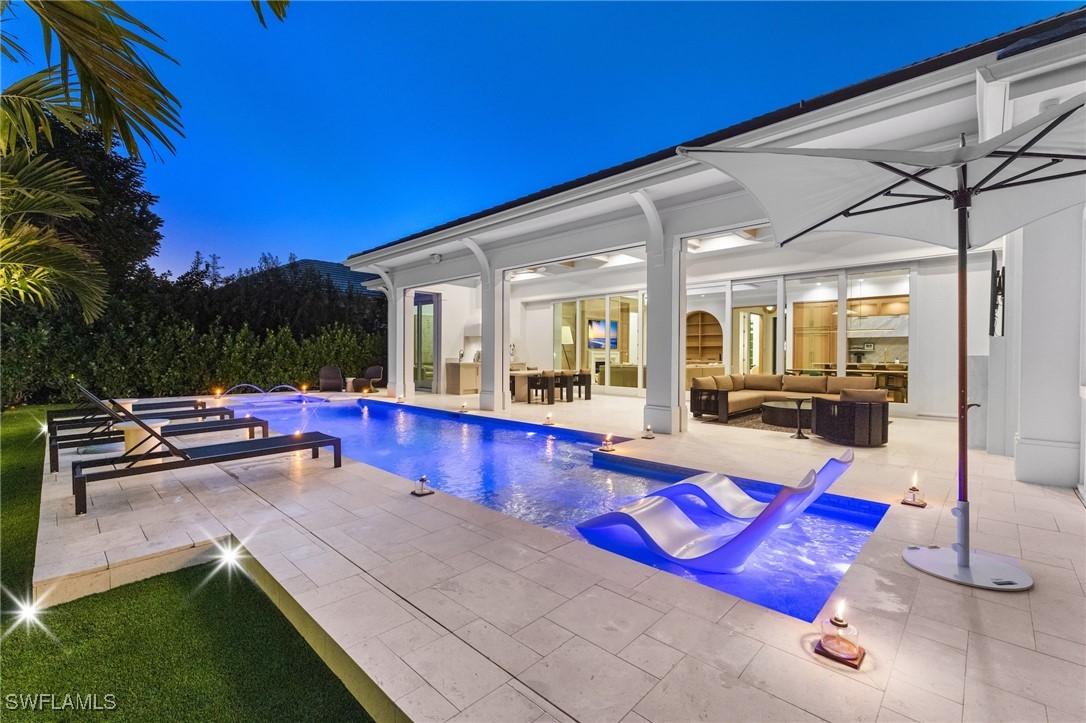 660 Wedge Dr., Naples, FL 34103