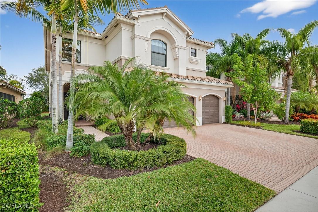 13852 Luna Dr., Naples, FL 34109