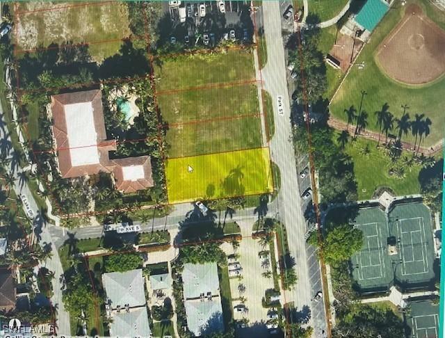 680 Park St., Naples, FL 34102