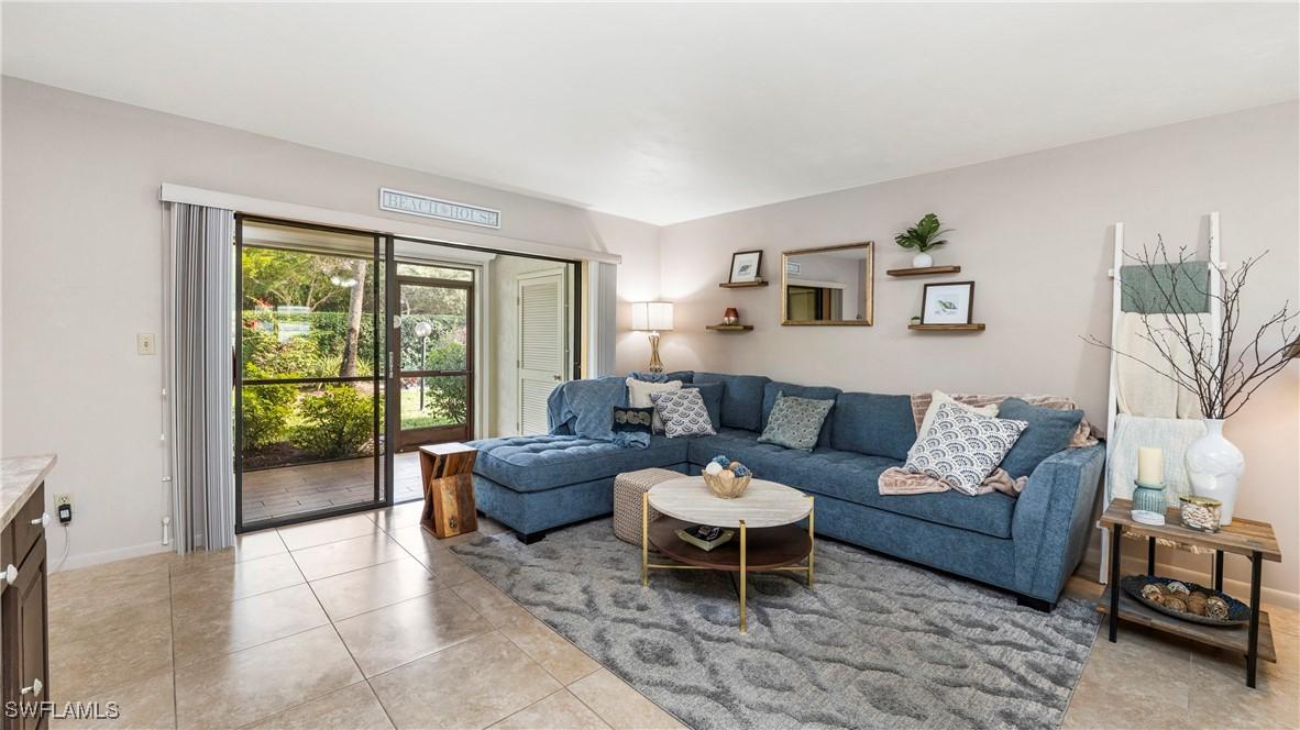 2904 Kings Lake Blvd., Naples, FL 34112