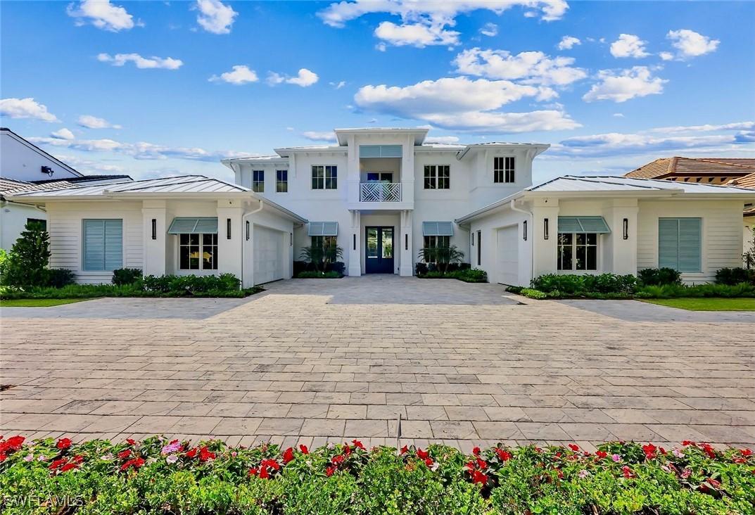 726 Riviera Dr., Naples, FL 34103