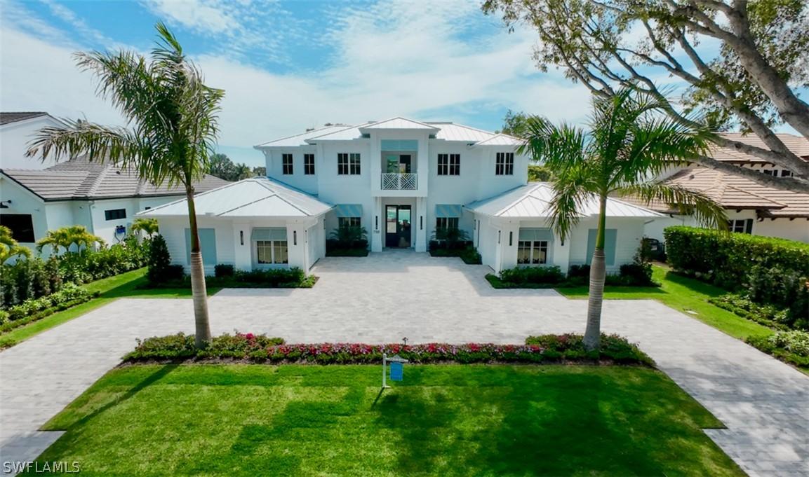 788 Riviera Dr., Naples, FL 34103