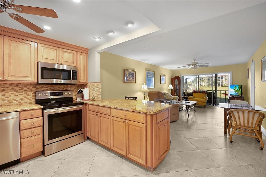 41 High Point Cir. #107, Naples, FL 34103
