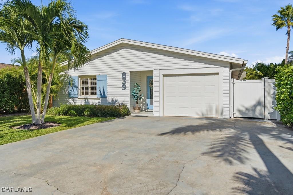 839 100th Ave., Naples, FL 34108