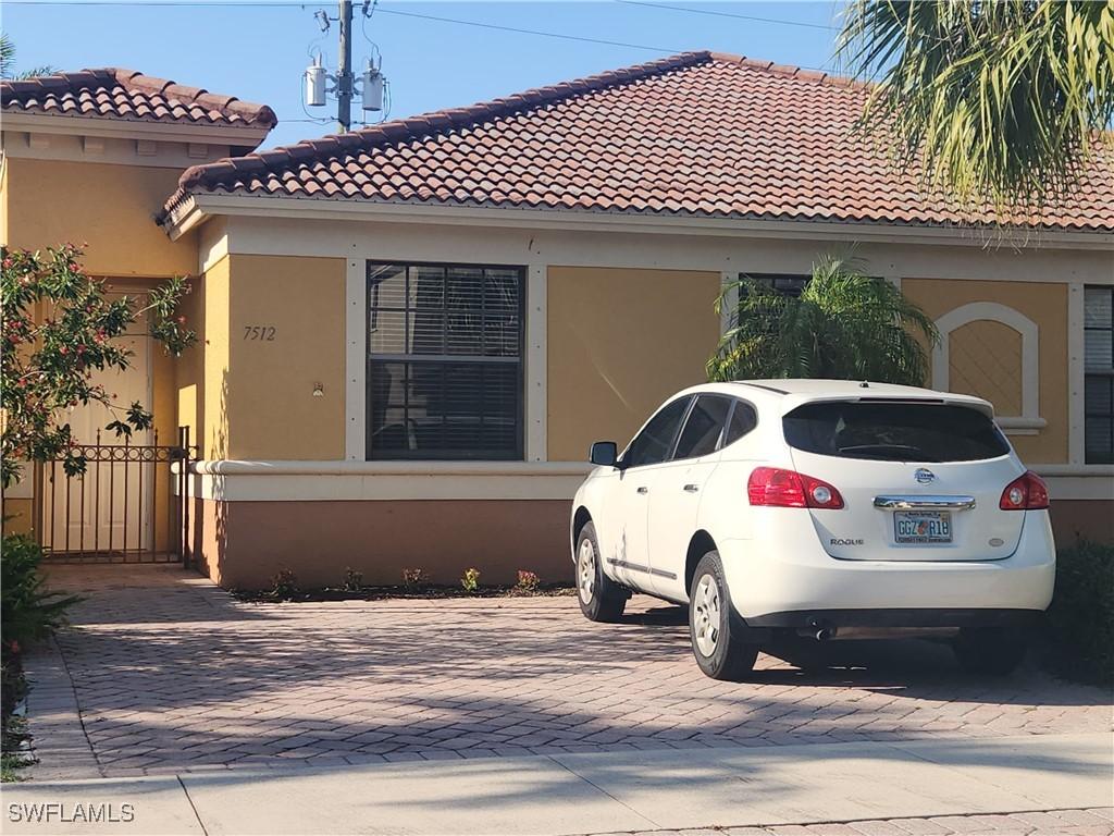 7512 Bristol Cir., Naples, FL 34120