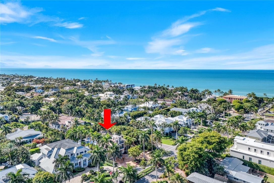 210 Central Ave., Naples, FL 34102