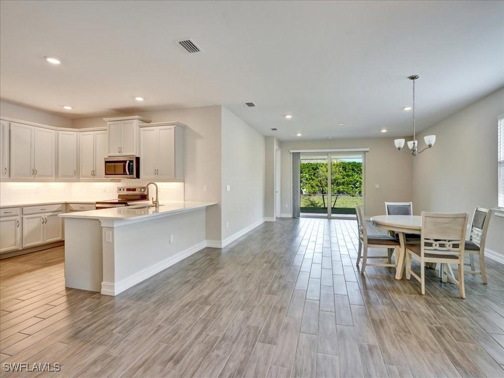 999 Enbrook Loop, Naples, FL 34114