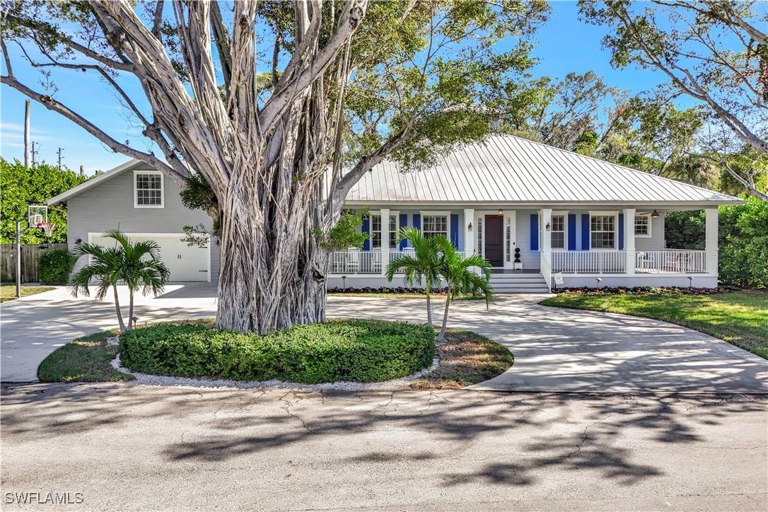 5288 Sand Dollar Ln., Naples, FL 34103