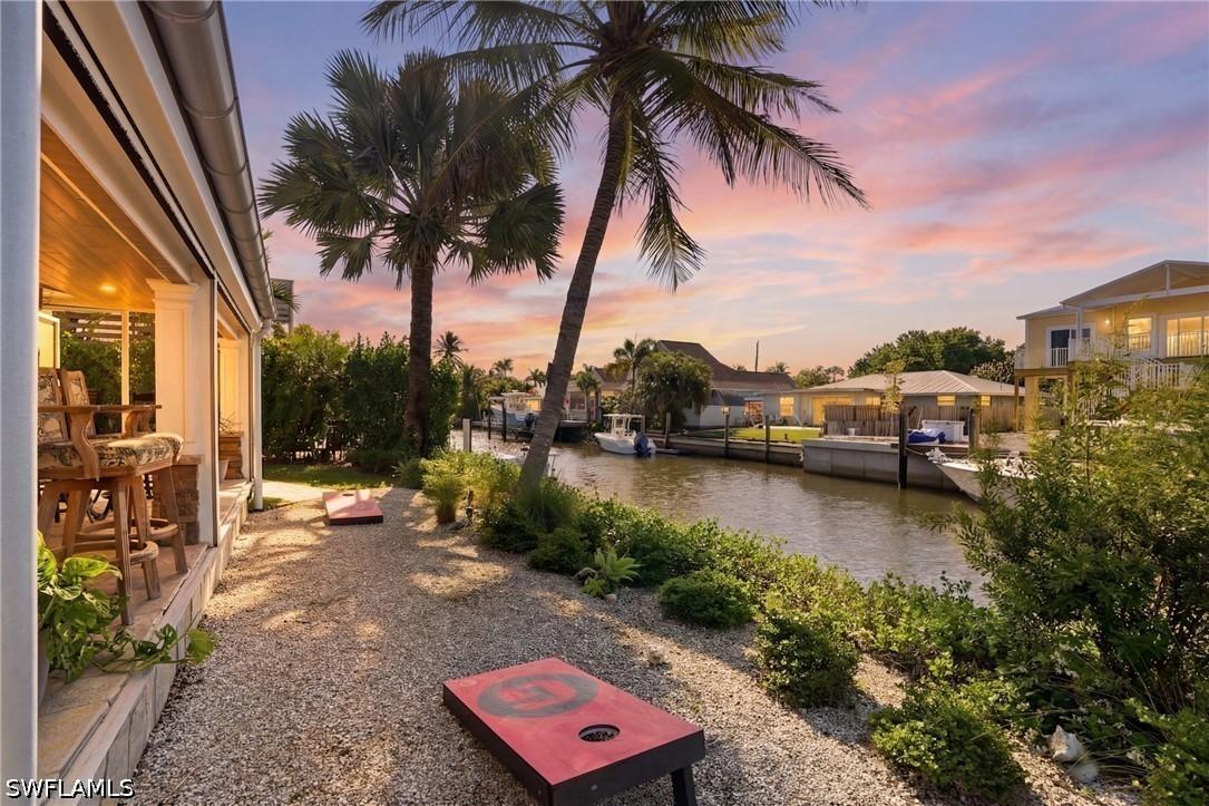 2672 Gulfview Dr., Naples, FL 34112