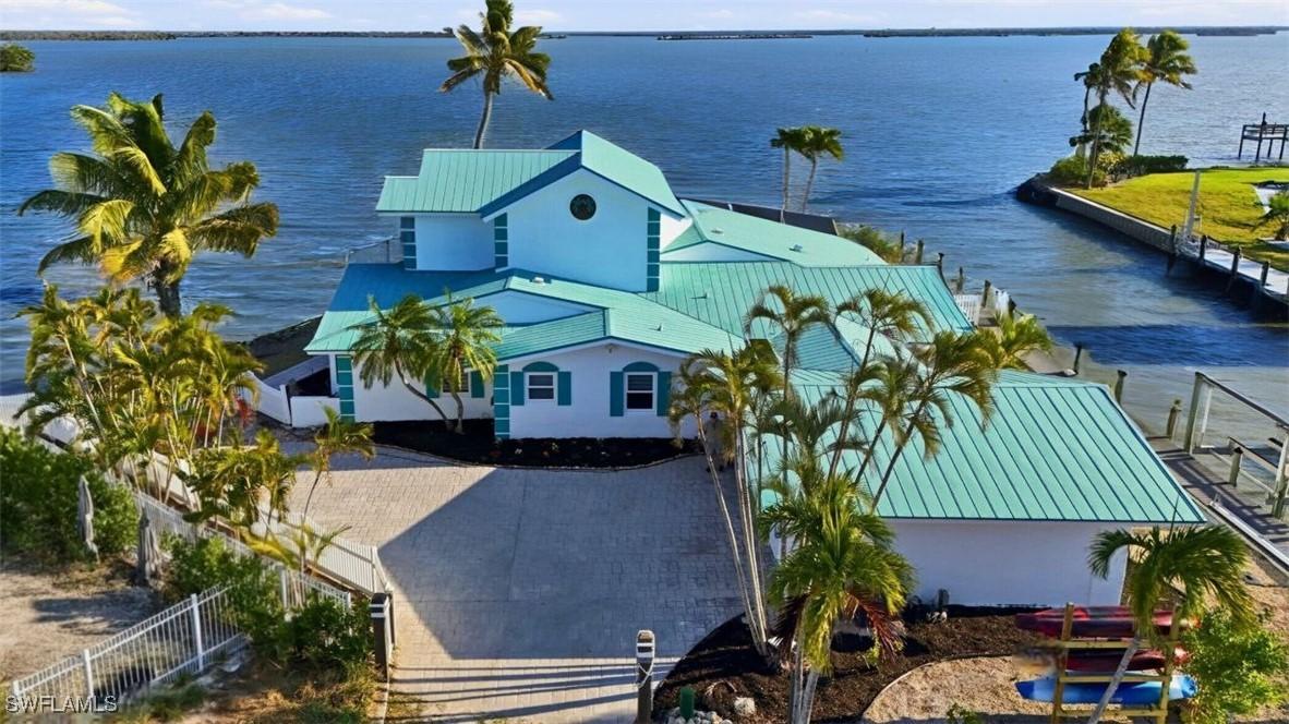 266 Curlew St., Fort Myers Beach, FL 33931