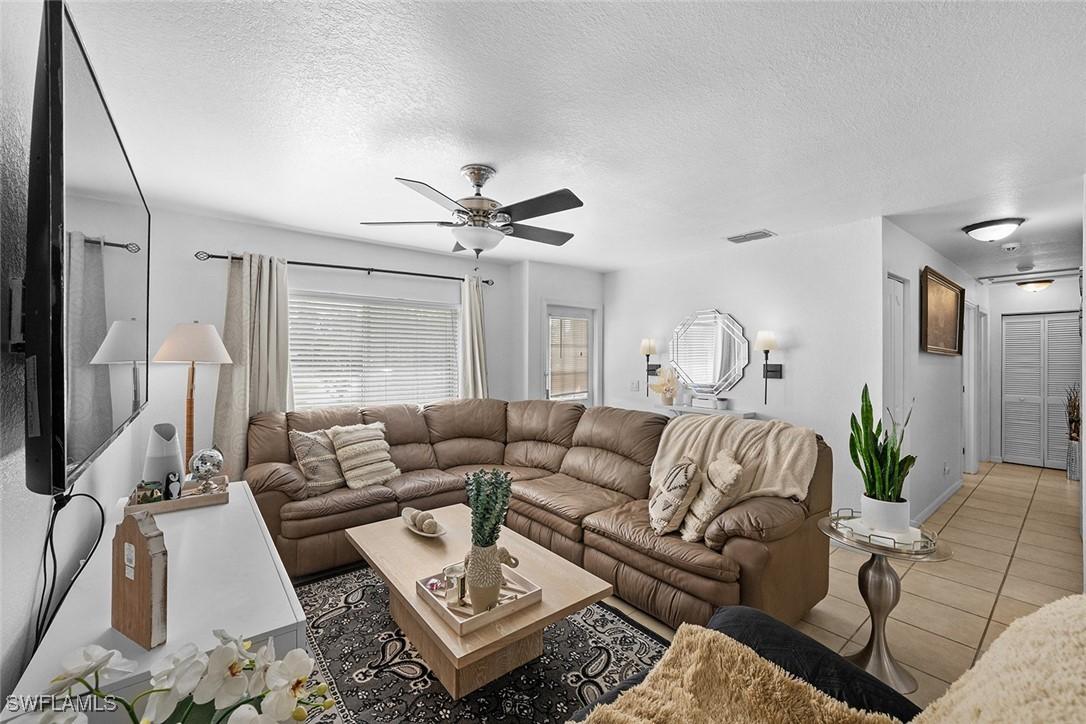 3245 43rd Ave., Naples, FL 34120