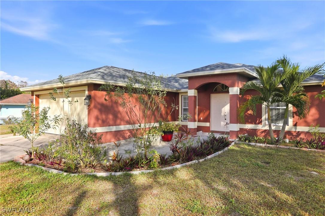 130 6th St., Naples, FL 34120