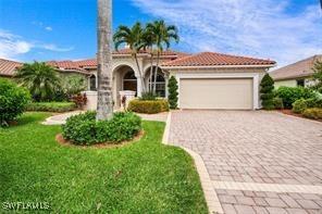 1015 Tivoli Dr., Naples, FL 34104