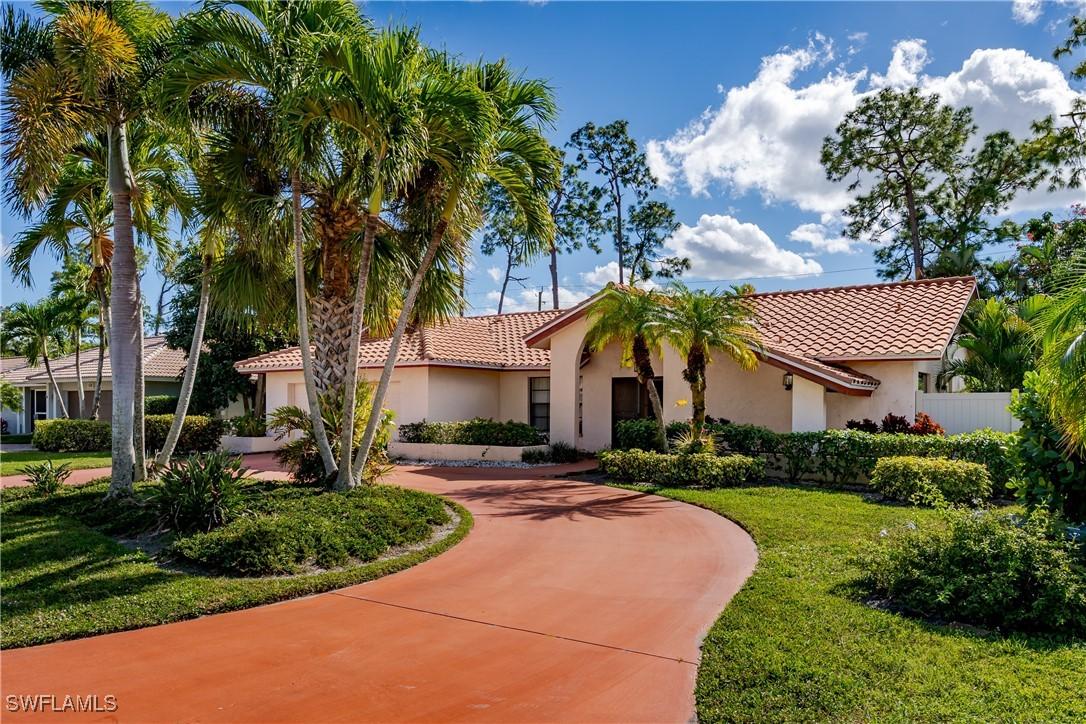 1502 Foxfire Ln., Naples, FL 34104