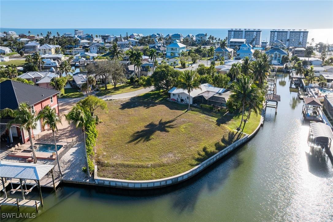 271 Randy Ln., Fort Myers Beach, FL 33931