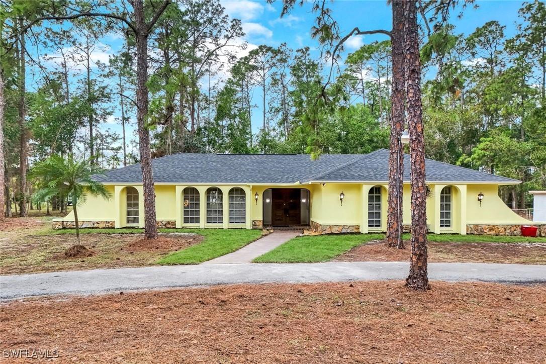 525 Weber Blvd., Naples, FL 34120