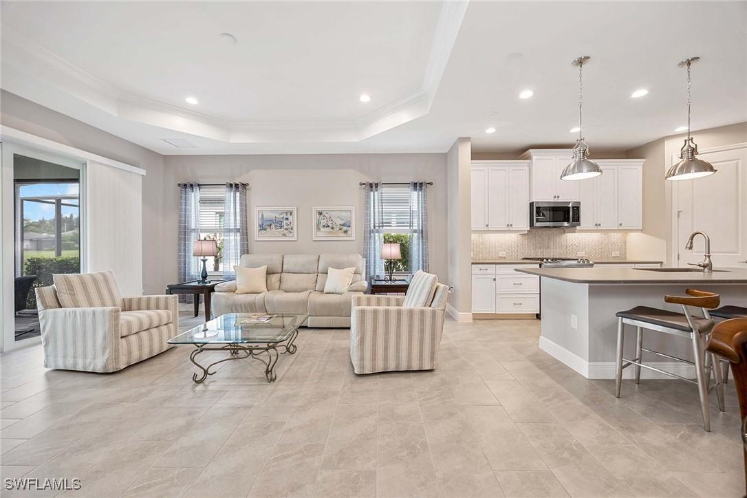 2303 Marquesa Cir., Naples, FL 34112