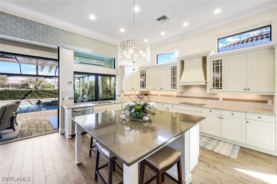 11925 Heather Woods Ct., Naples, FL 34120